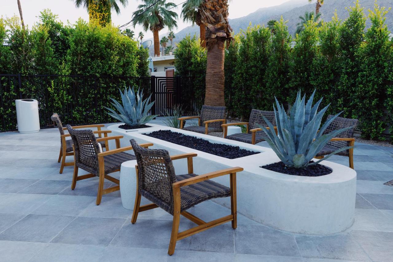 Azure Sky Hotel - Adults Only Palm Springs Bagian luar foto